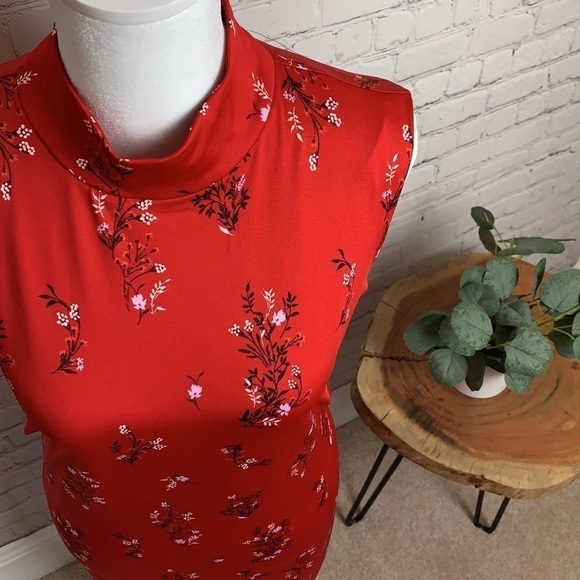 Attention Red Floral Sleeveless Dress - Picture 9 of 14